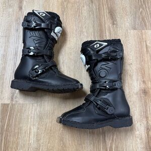 Kids Black Snow Boots with Buckle Straps